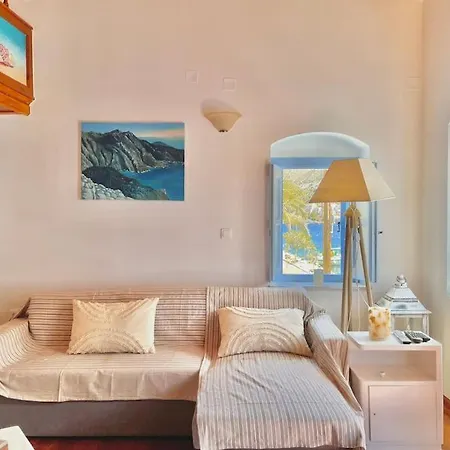 Nikolakis, Seafront- Harbor View דירה