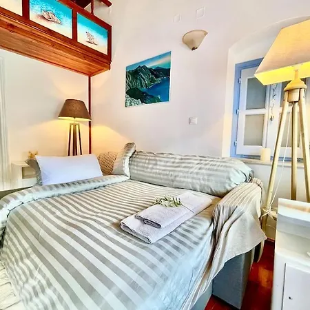 Nikolakis, Seafront- Harbor View דירה