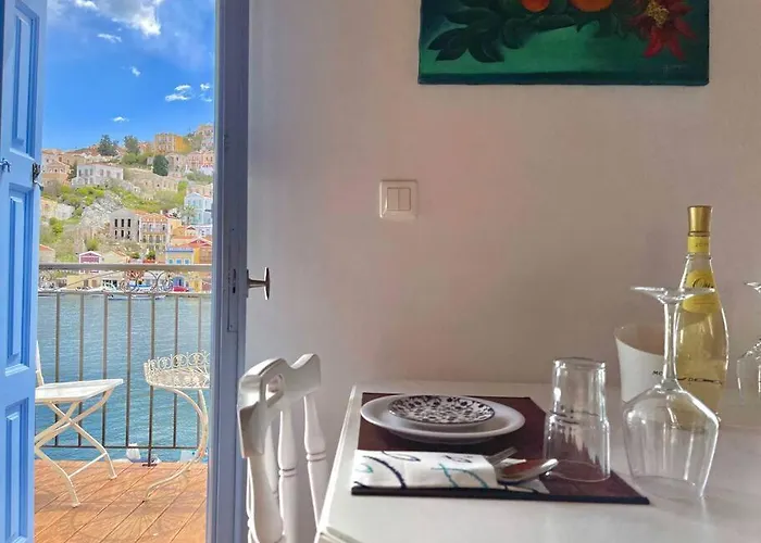 Apartamento Nikolakis, Seafront- Harbor View Simi