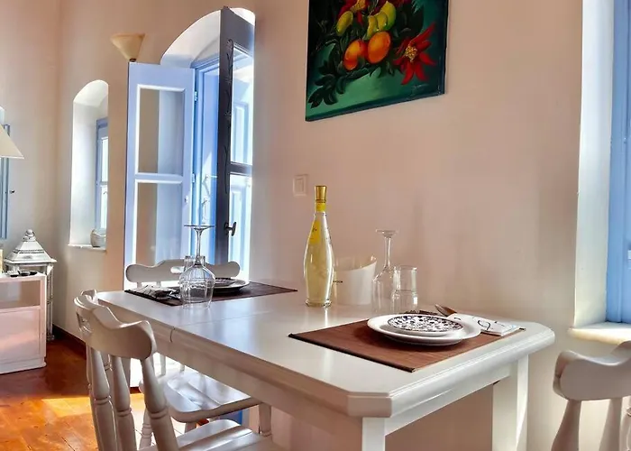 Nikolakis, Seafront- Harbor View *