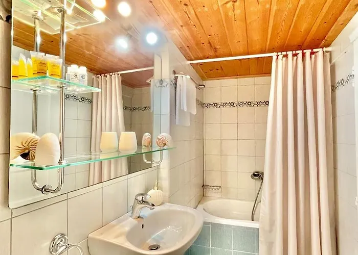 Nikolakis, Seafront- Harbor View Apartamento Simi