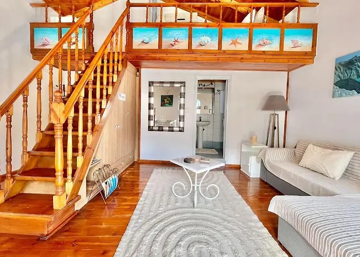 Nikolakis, Seafront- Harbor View *